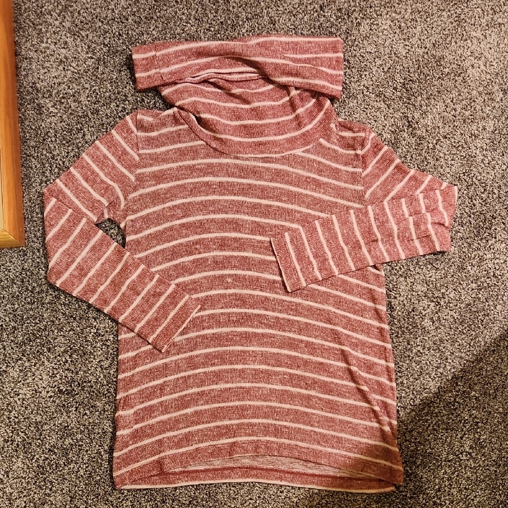 Eddie Bauer Red and White Cowl Neck Sweater - Picture 3 of 10
